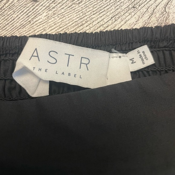 NWOT ASTR THE LABEL Revolve Tiered Poplin Puff sleeve Midi Dress Black Sz M - Picture 7 of 9